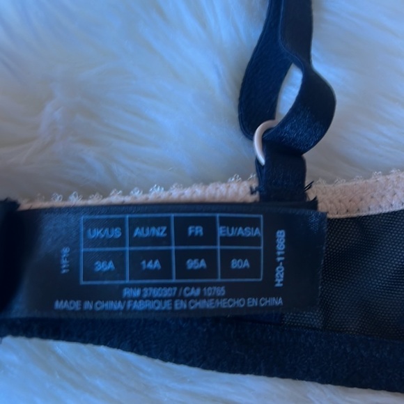 Heidi Klum Lace Bra - Picture 3 of 7